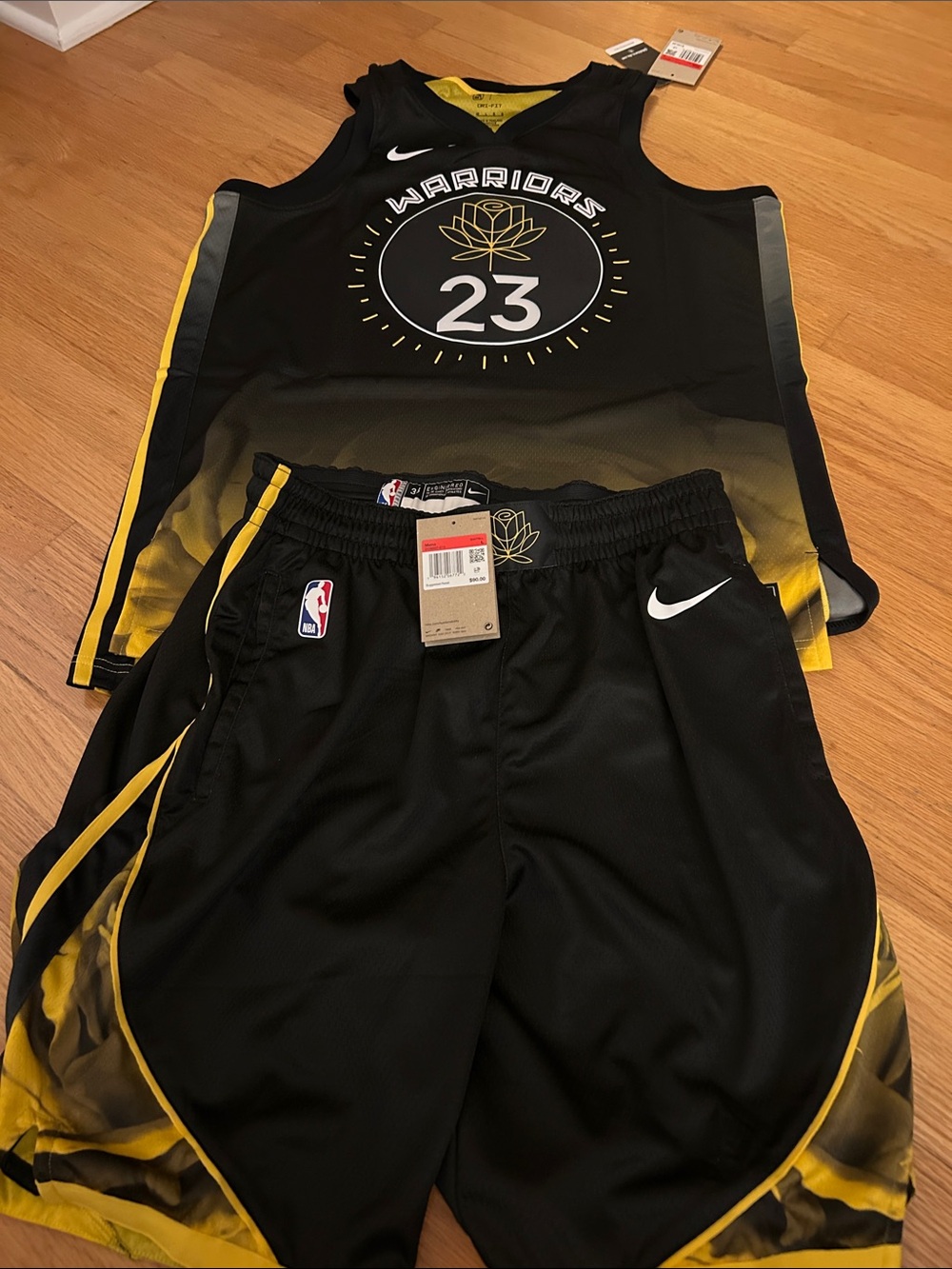 Nike Black and Yellow Mens Golden State Warriors Basketball Jersey & Shorts